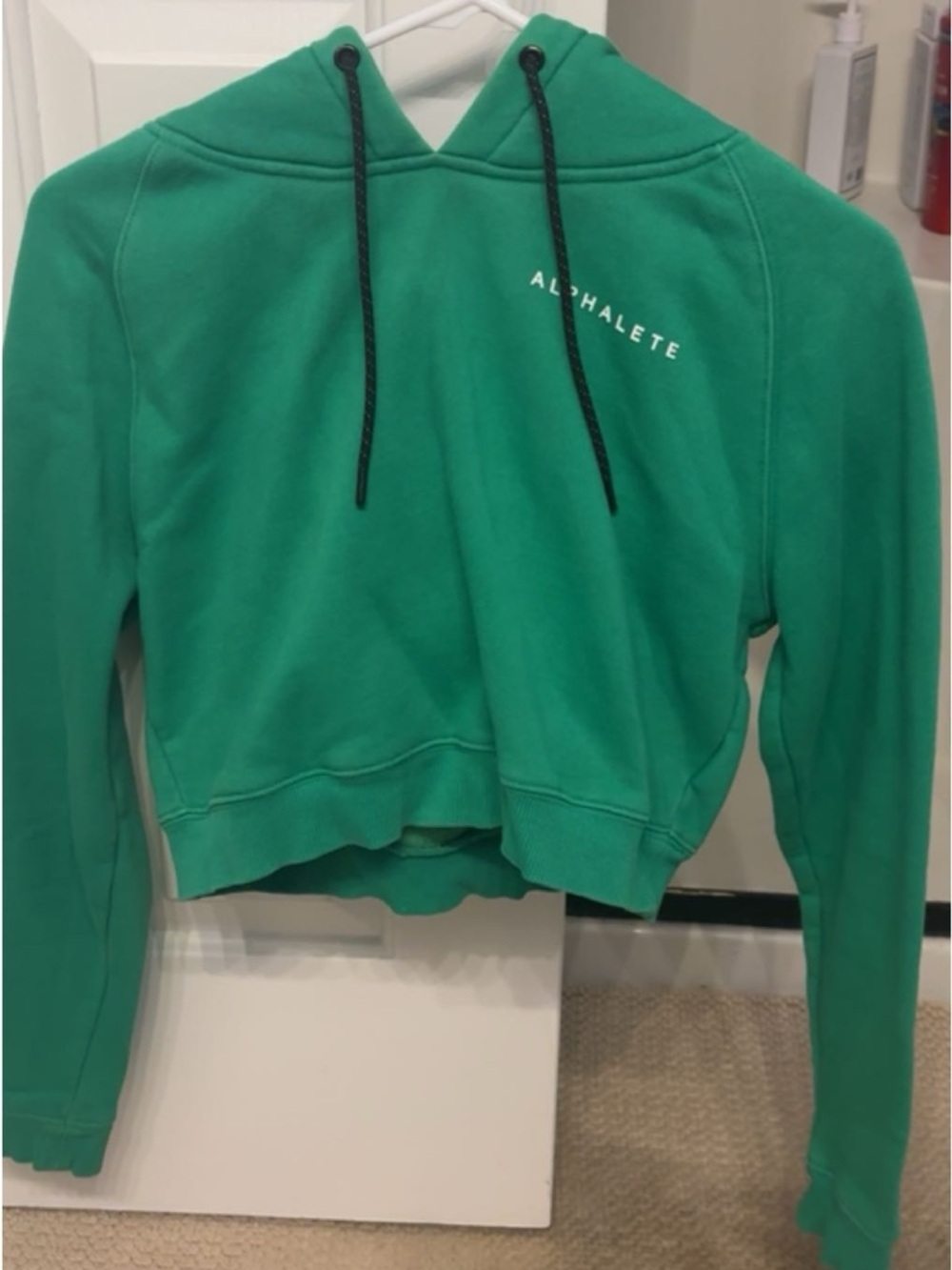 Alphalete Women's Emerald Green Cropped Hoodie
